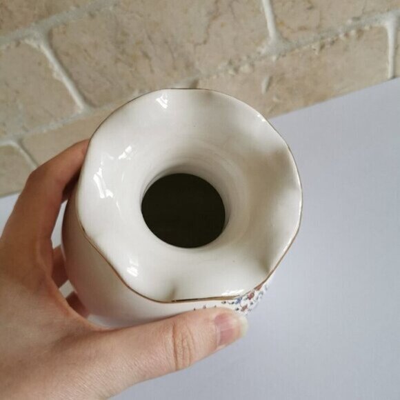 Chinoiserie Small Vase CHIPPED Colorful Peacocks Greece 24K Gold Ruffled Edge - Picture 9 of 9